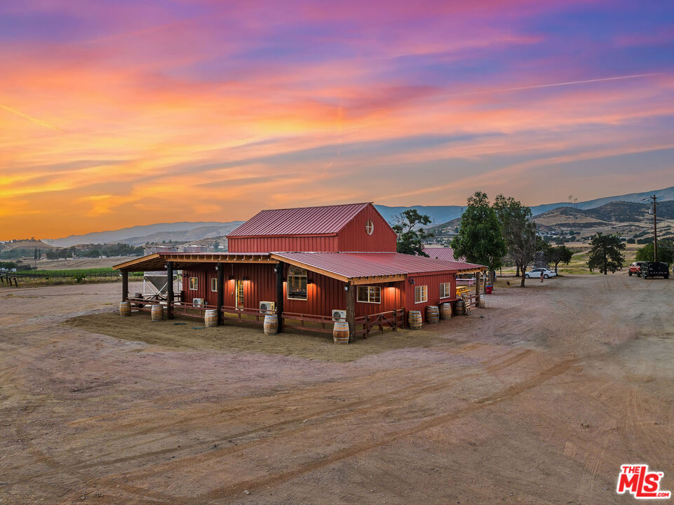 9640 Sierra Hwy