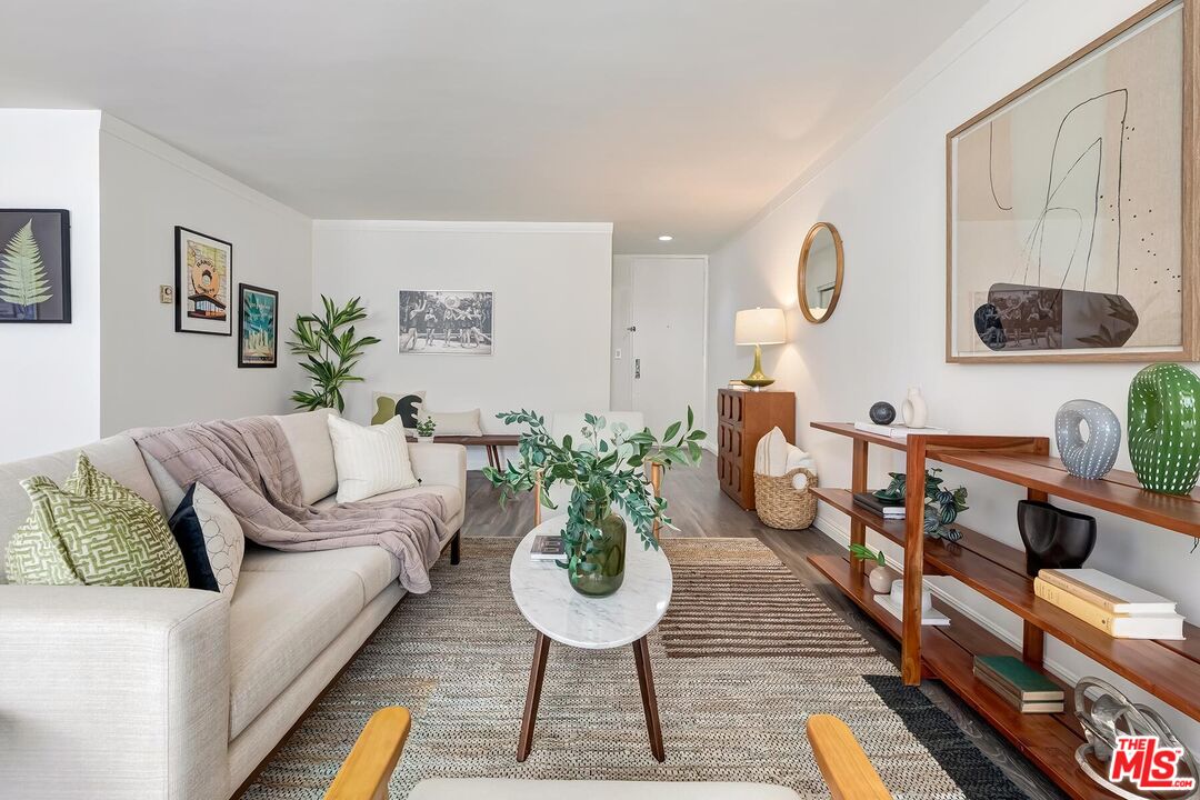1200 N Flores St Unit: 209