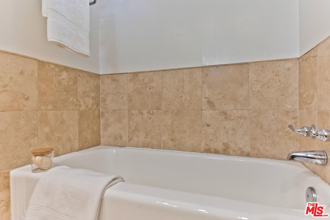 1200 N Flores St Unit: 209