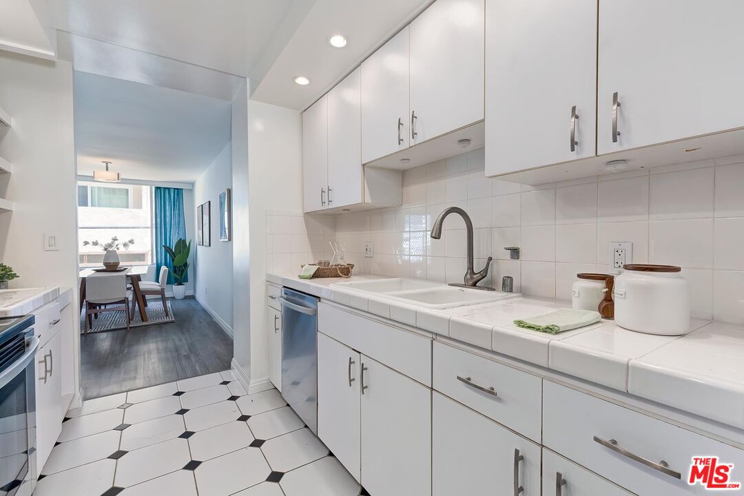 1200 N Flores St Unit: 209
