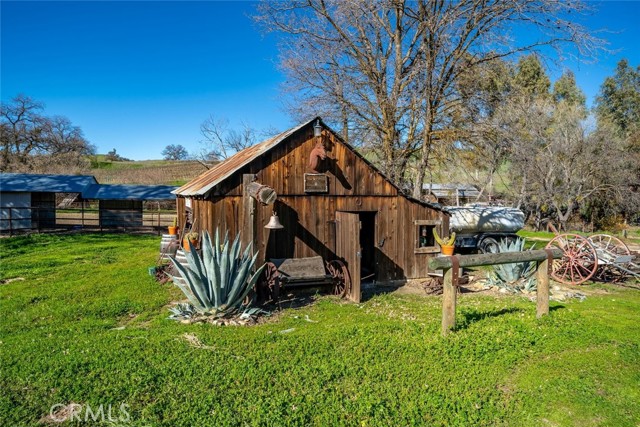 535 Calf Canyon Highway