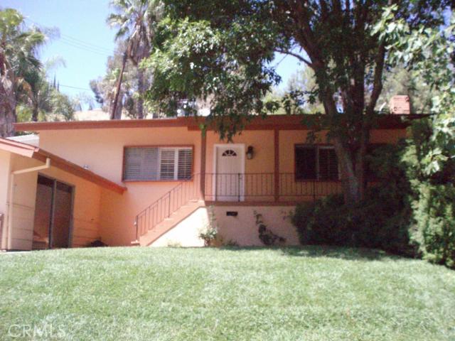 22931 Cass AVE