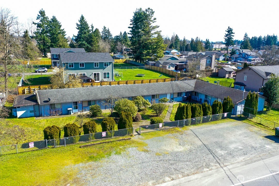 10415 10423 Golden Given Road E