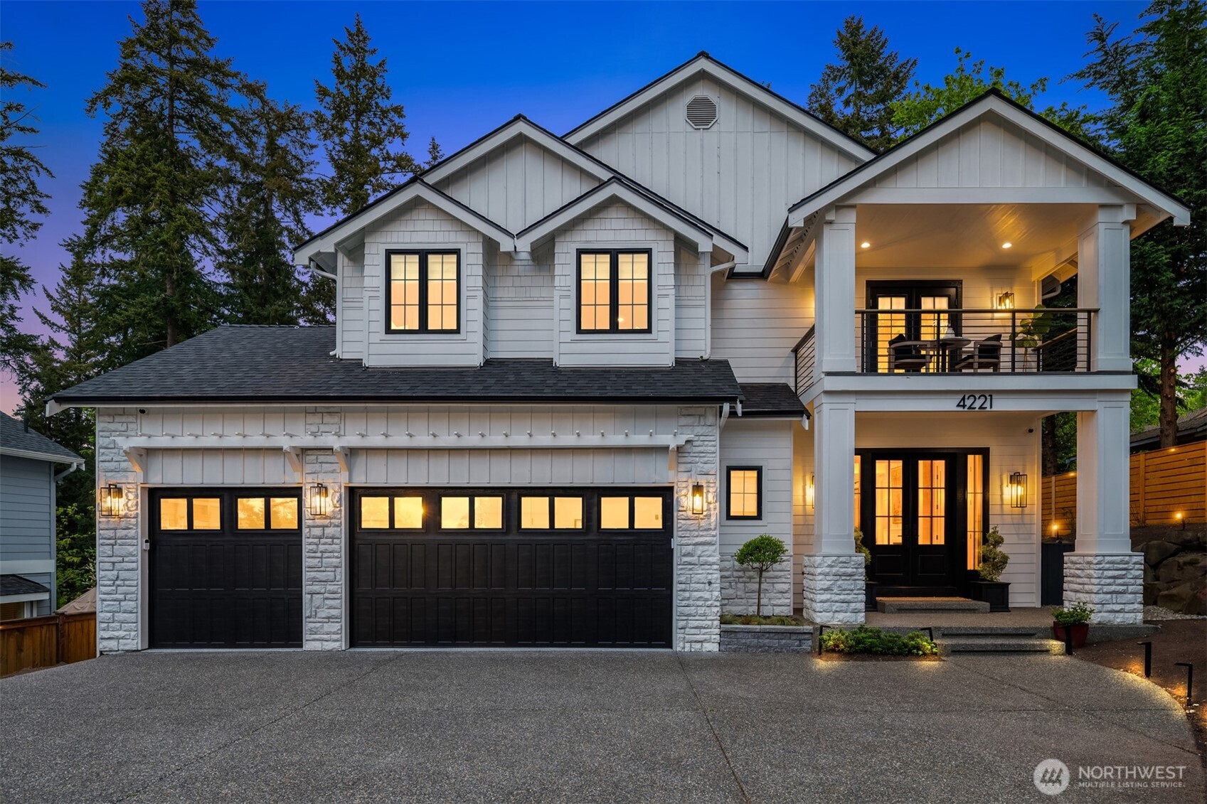 4221 NE 27th Place