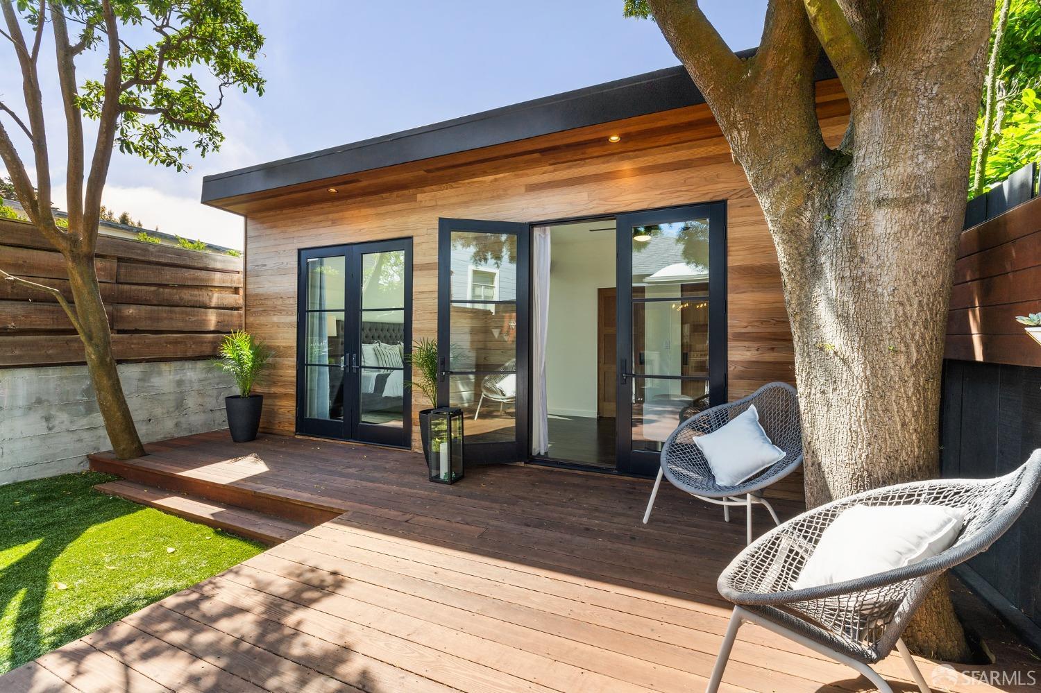 424 Collingwood Street