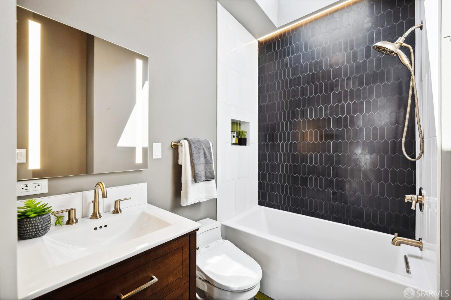 424 Collingwood Street