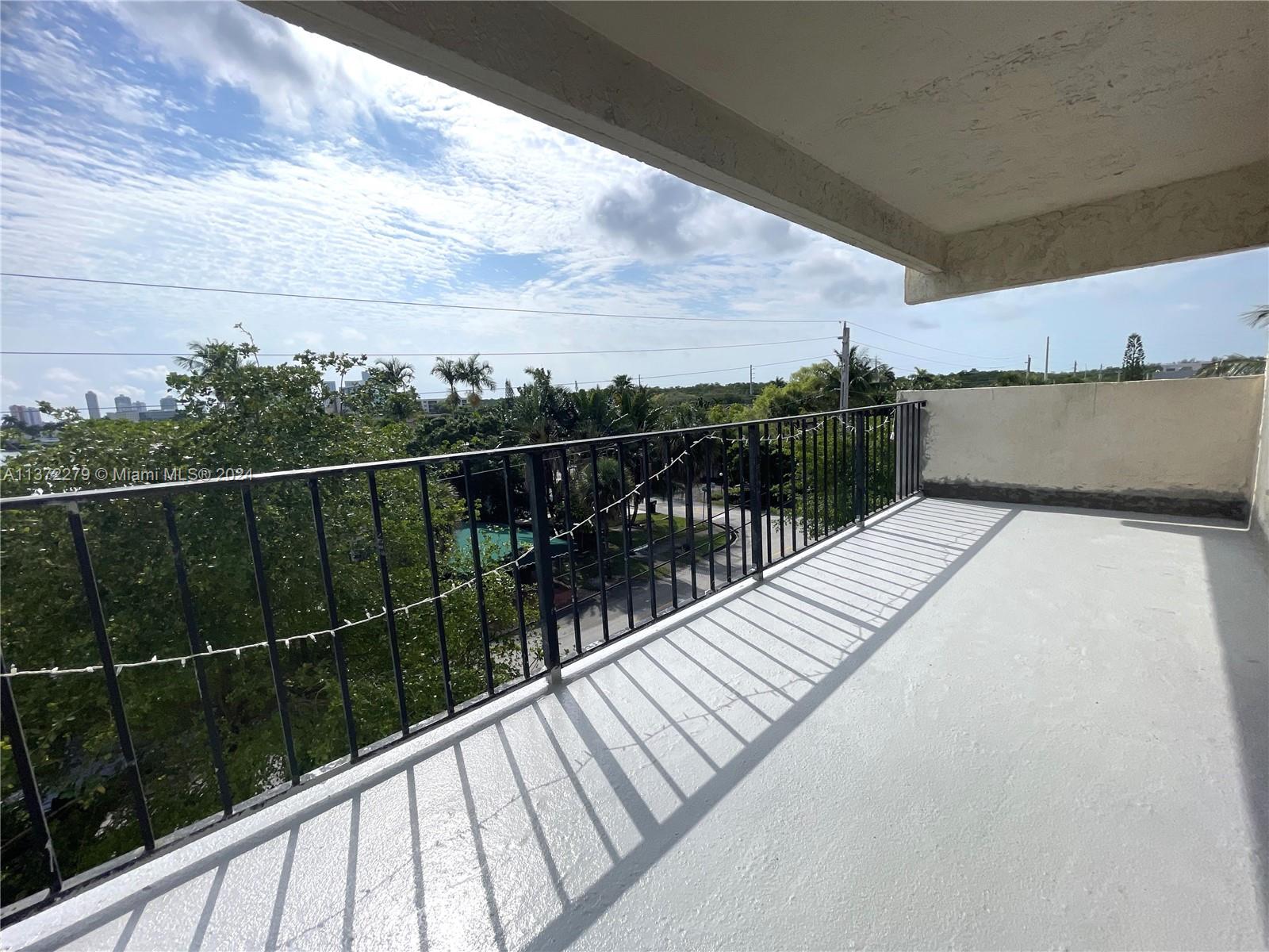 16508 NE 26th Ave # 405