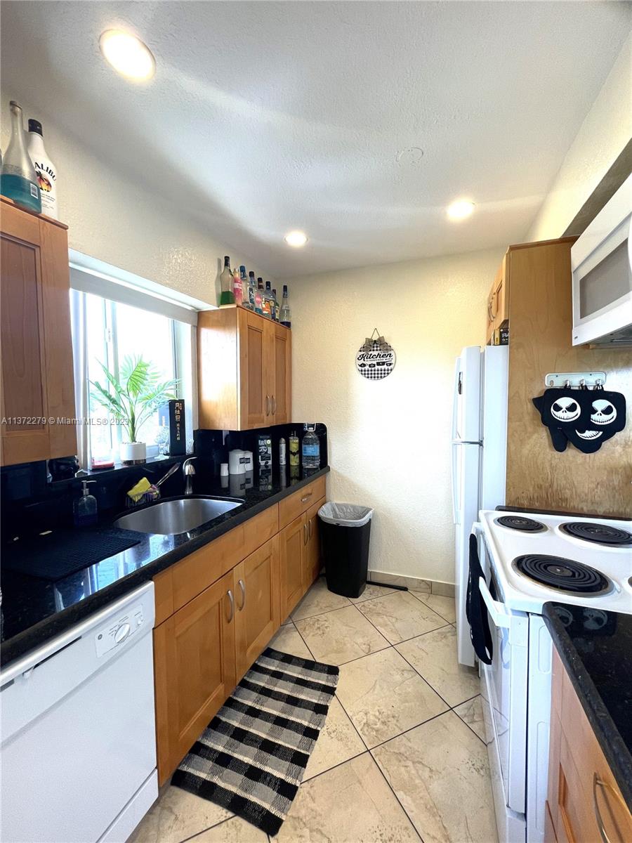 16508 NE 26th Ave # 405