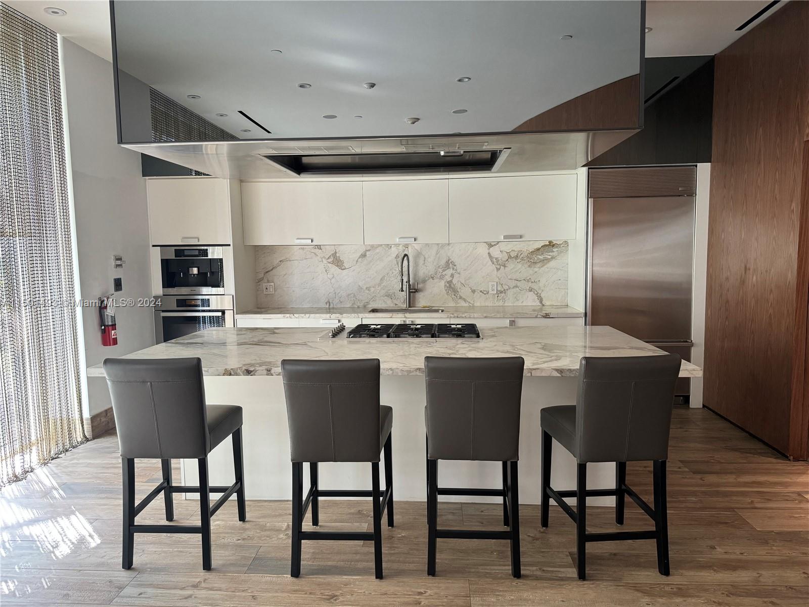 2020 N Bayshore Dr # 801