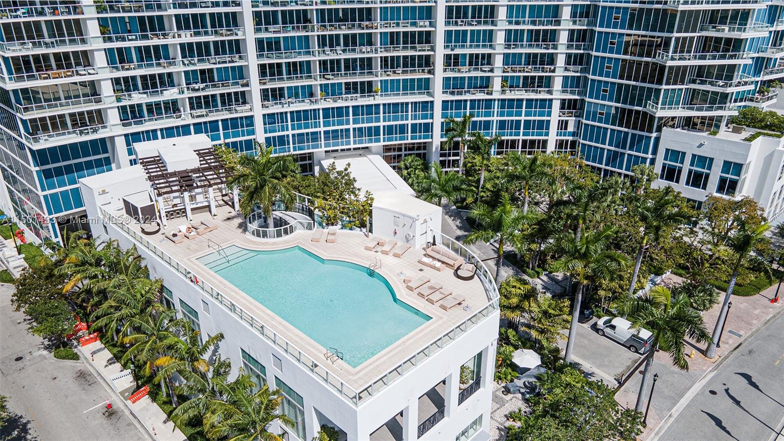 2020 N Bayshore Dr # 801