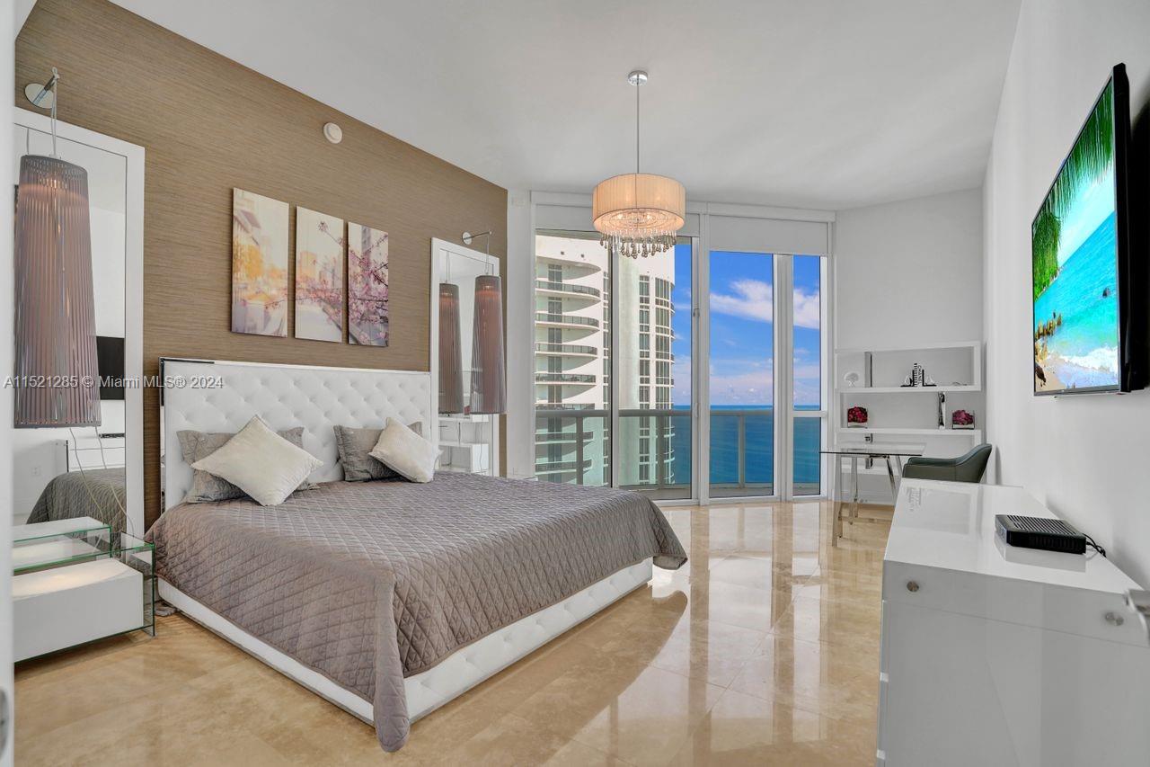 15811 Collins Avenue # 3904