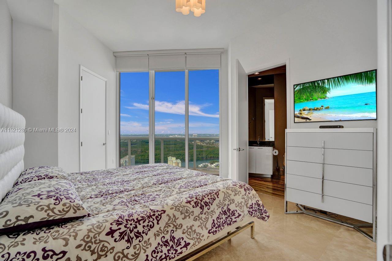 15811 Collins Avenue # 3904