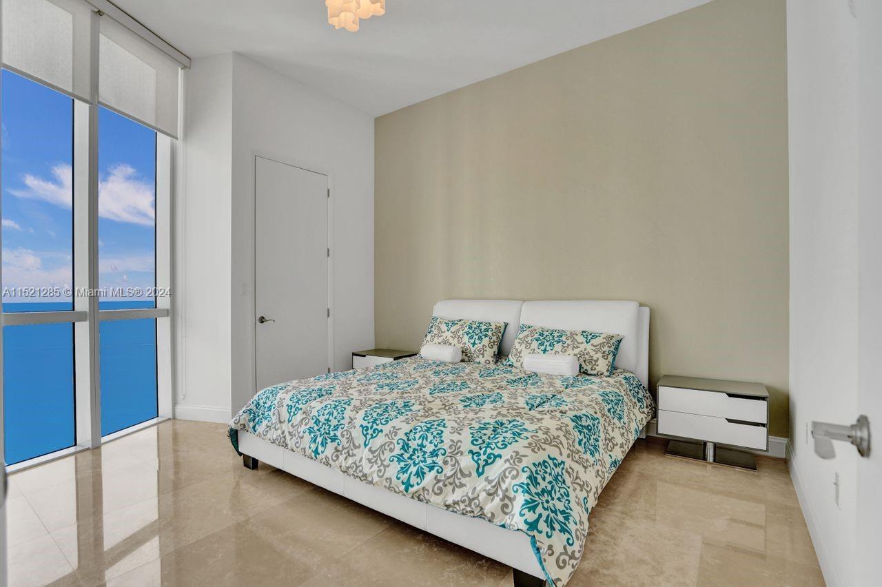 15811 Collins Avenue # 3904