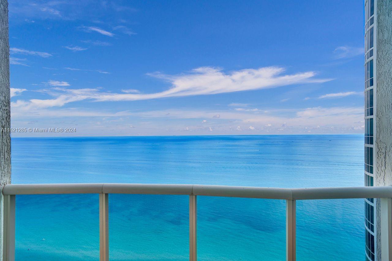 15811 Collins Avenue # 3904