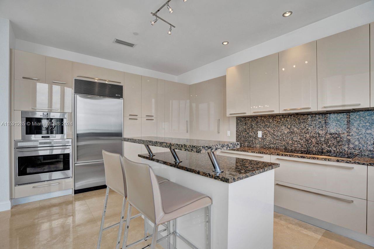 15811 Collins Avenue # 3904