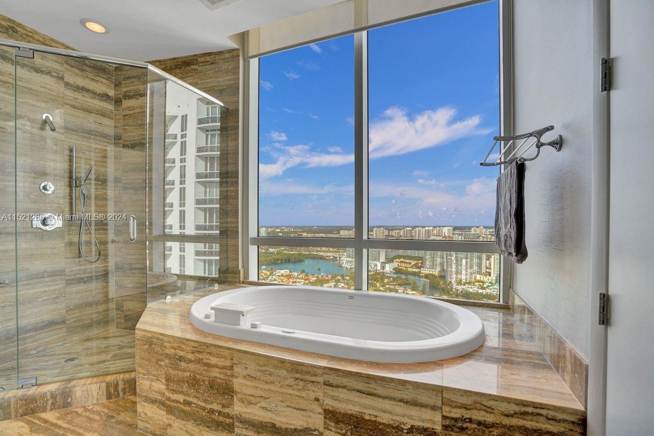 15811 Collins Avenue # 3904