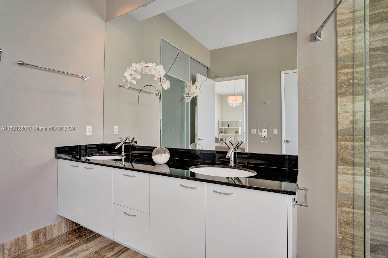 15811 Collins Avenue # 3904