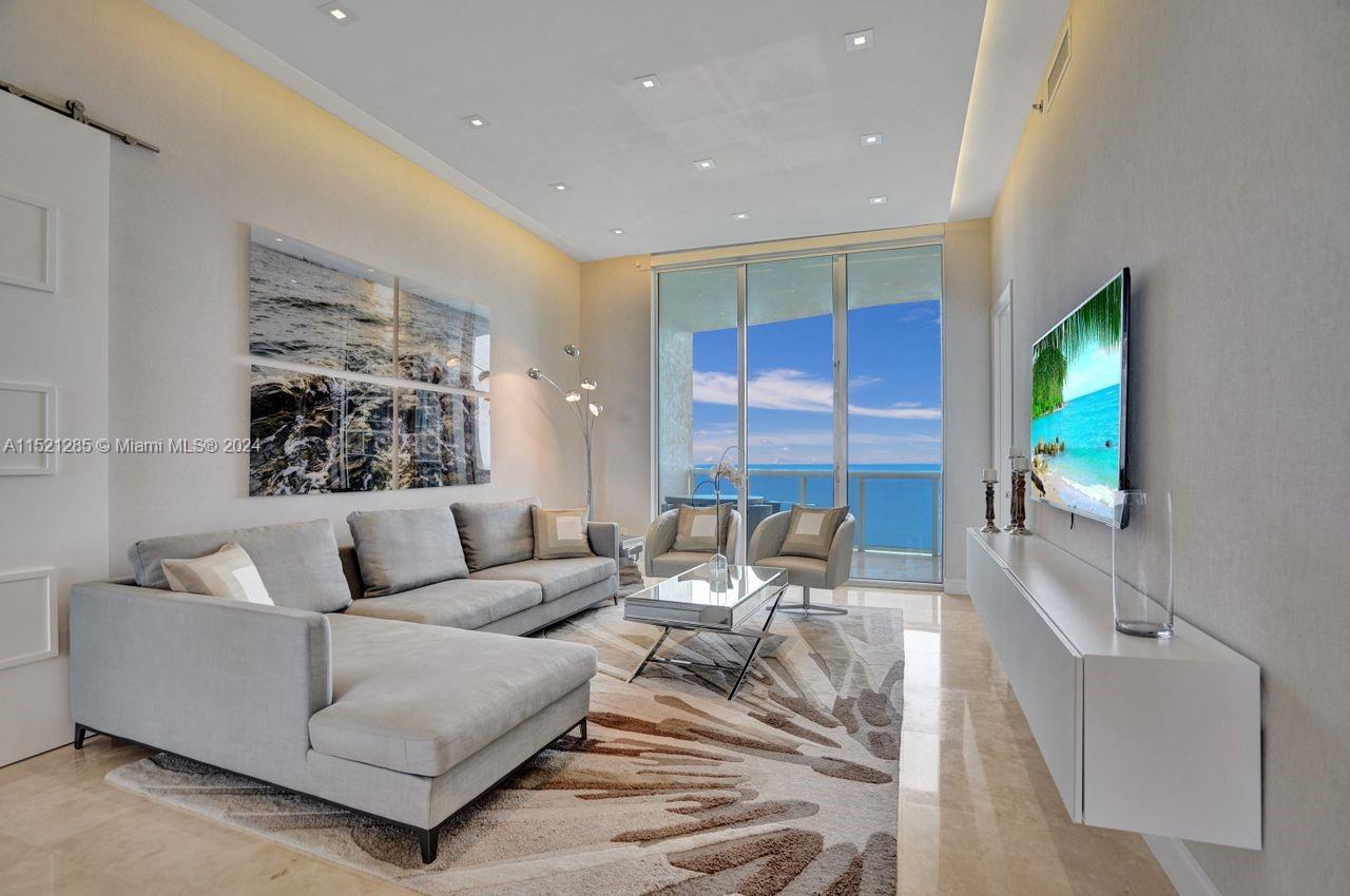 15811 Collins Avenue # 3904