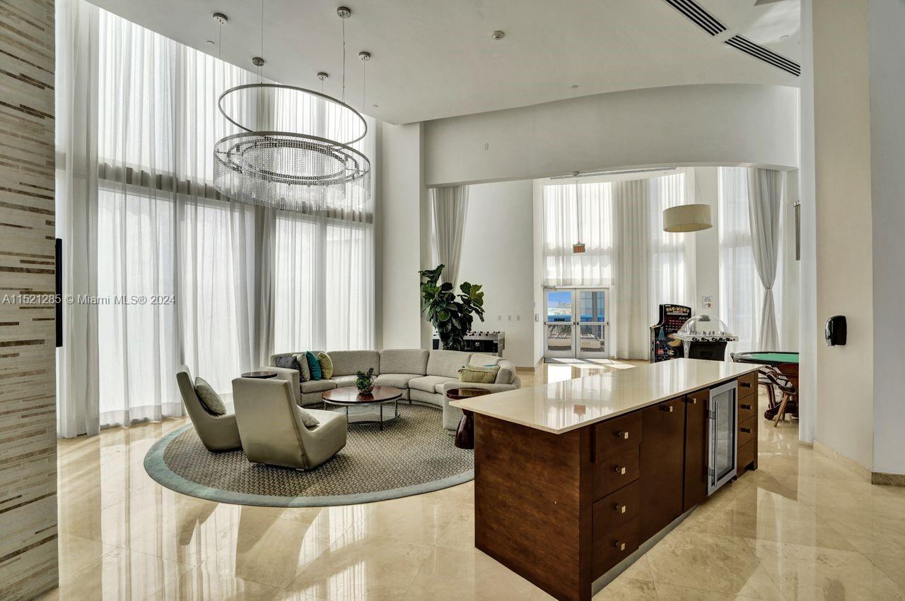 15811 Collins Avenue # 3904