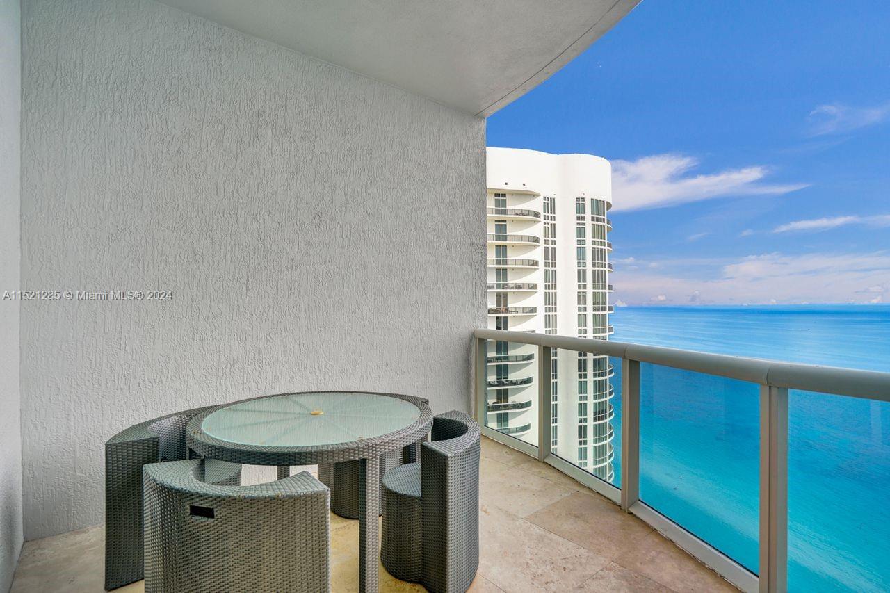 15811 Collins Avenue # 3904