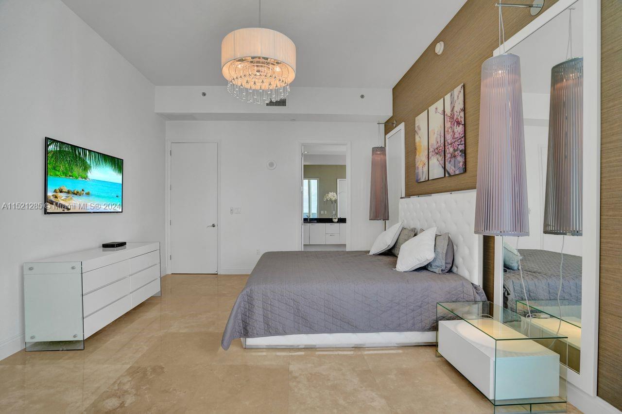 15811 Collins Avenue # 3904