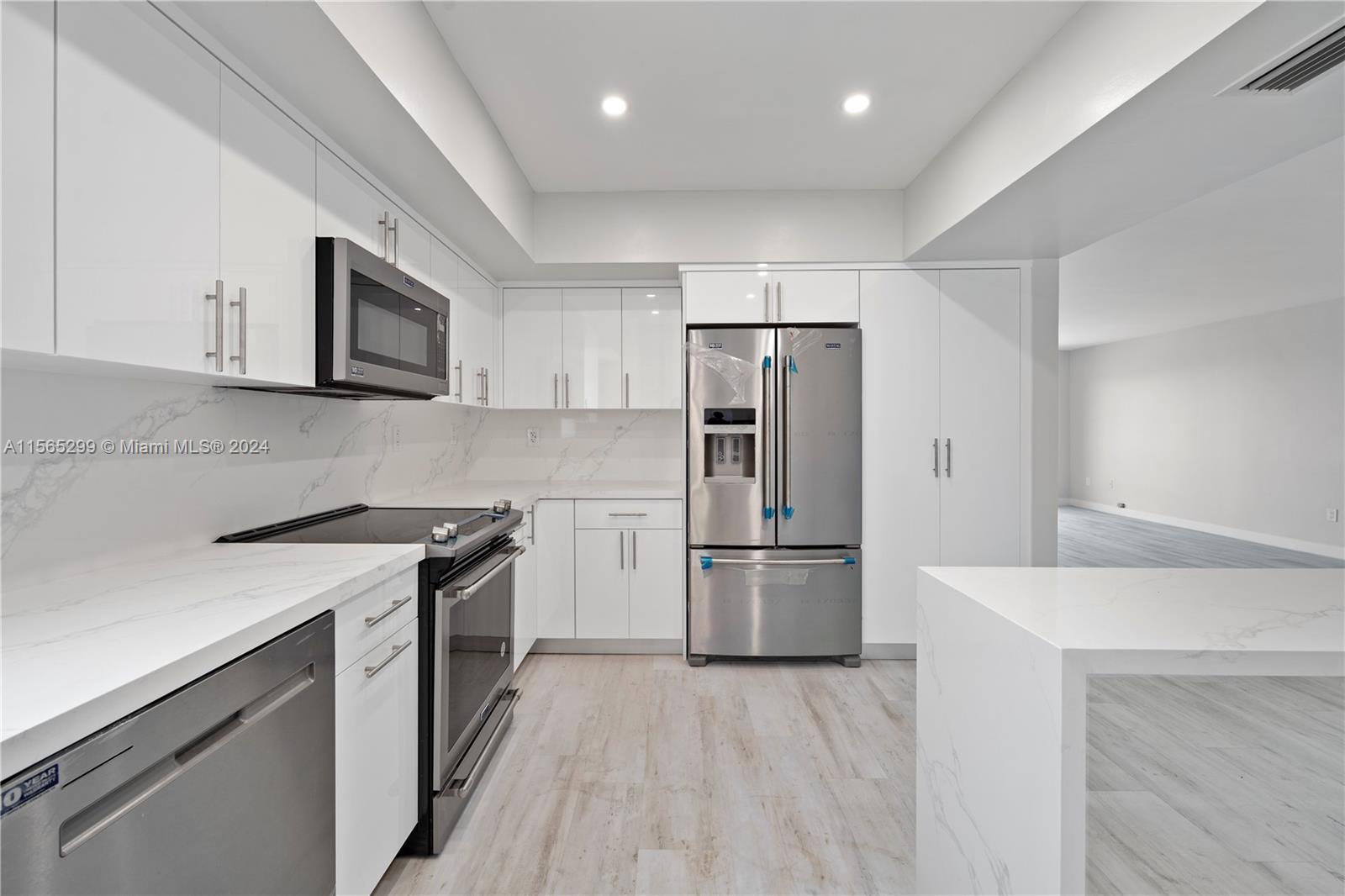 5001 Collins Ave # 12A