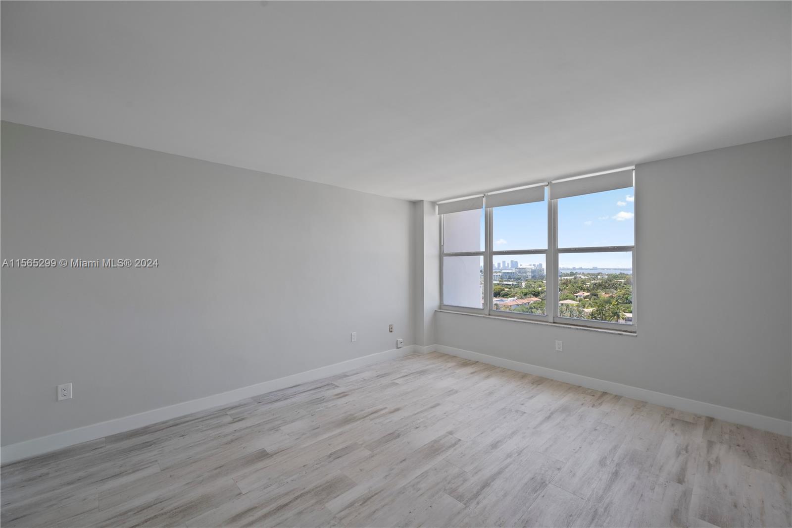 5001 Collins Ave # 12A
