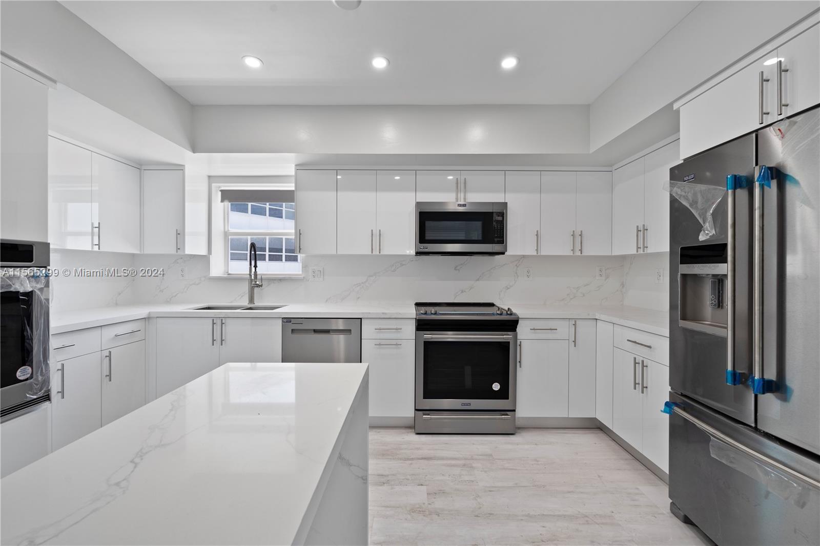 5001 Collins Ave # 12A