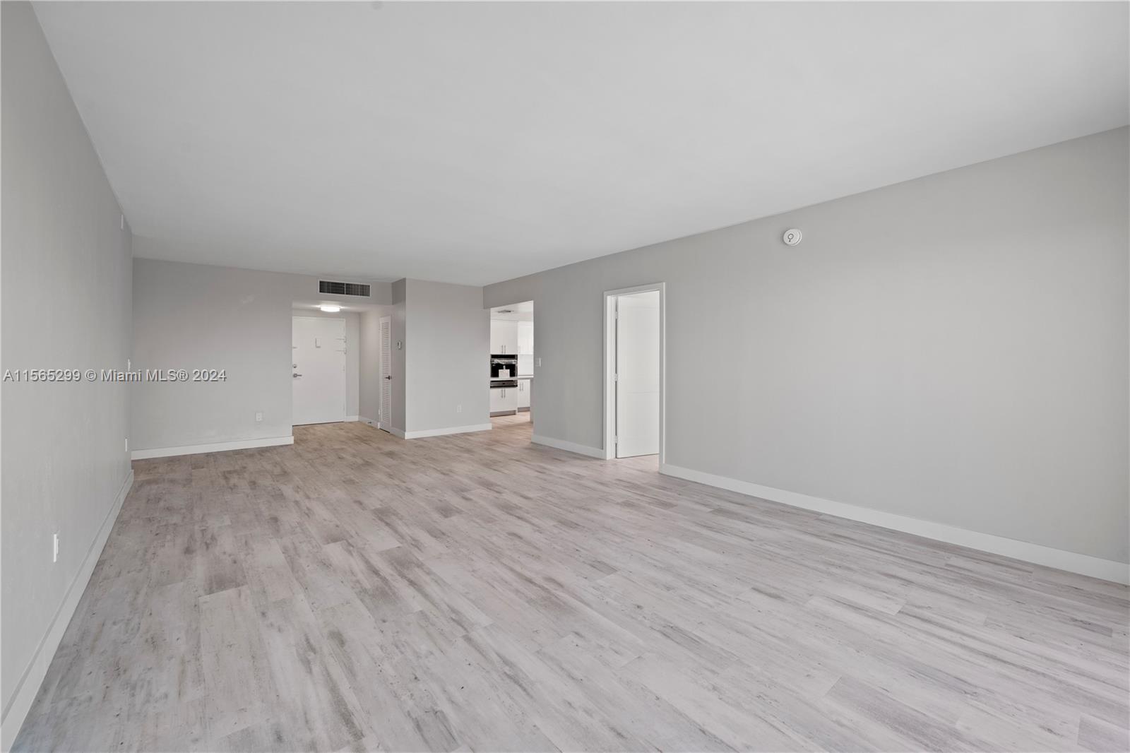 5001 Collins Ave # 12A