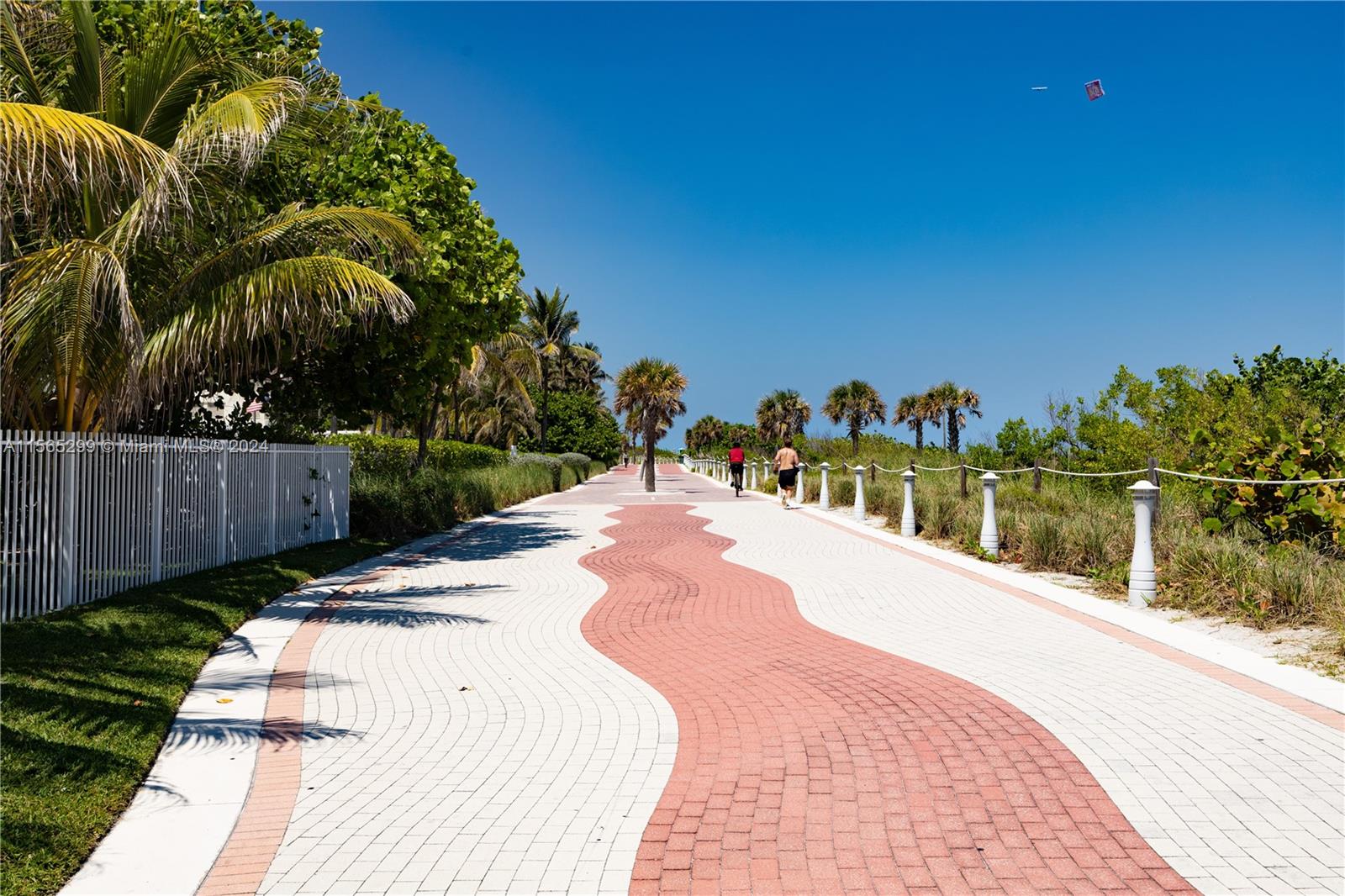 5001 Collins Ave # 12A