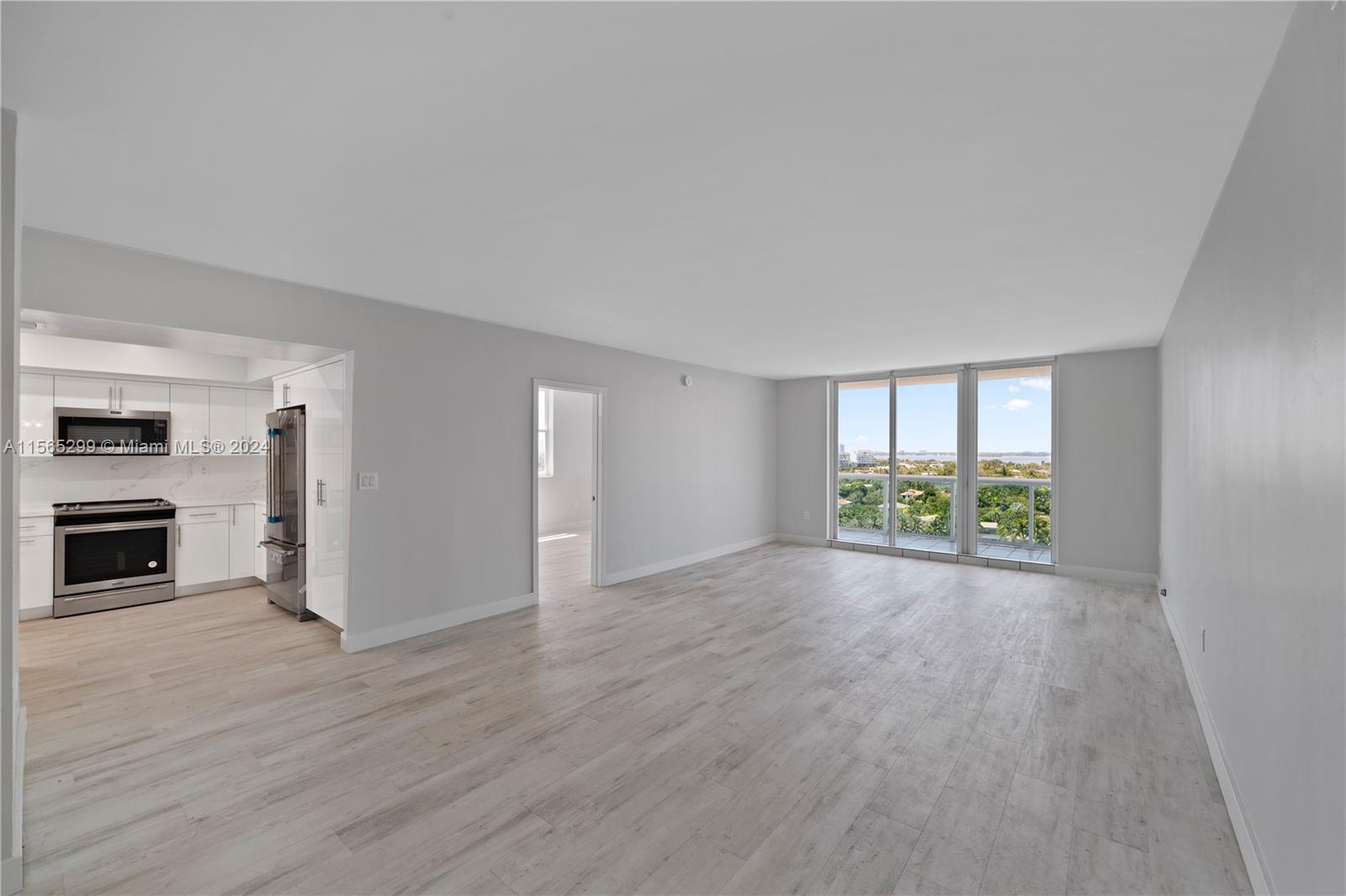 5001 Collins Ave # 12A