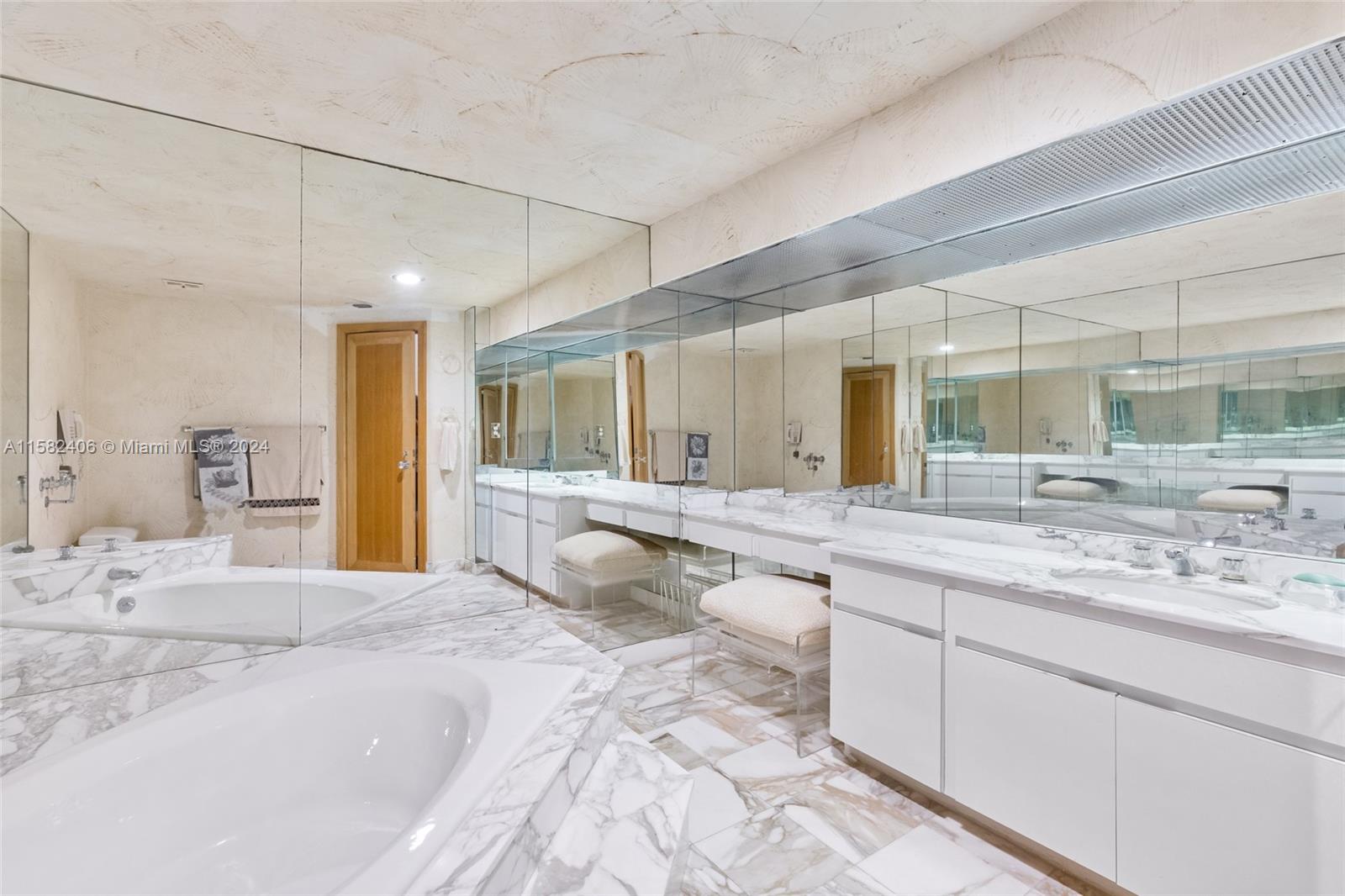 10155 Collins Ave # 1406