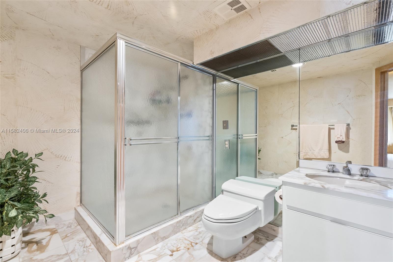 10155 Collins Ave # 1406