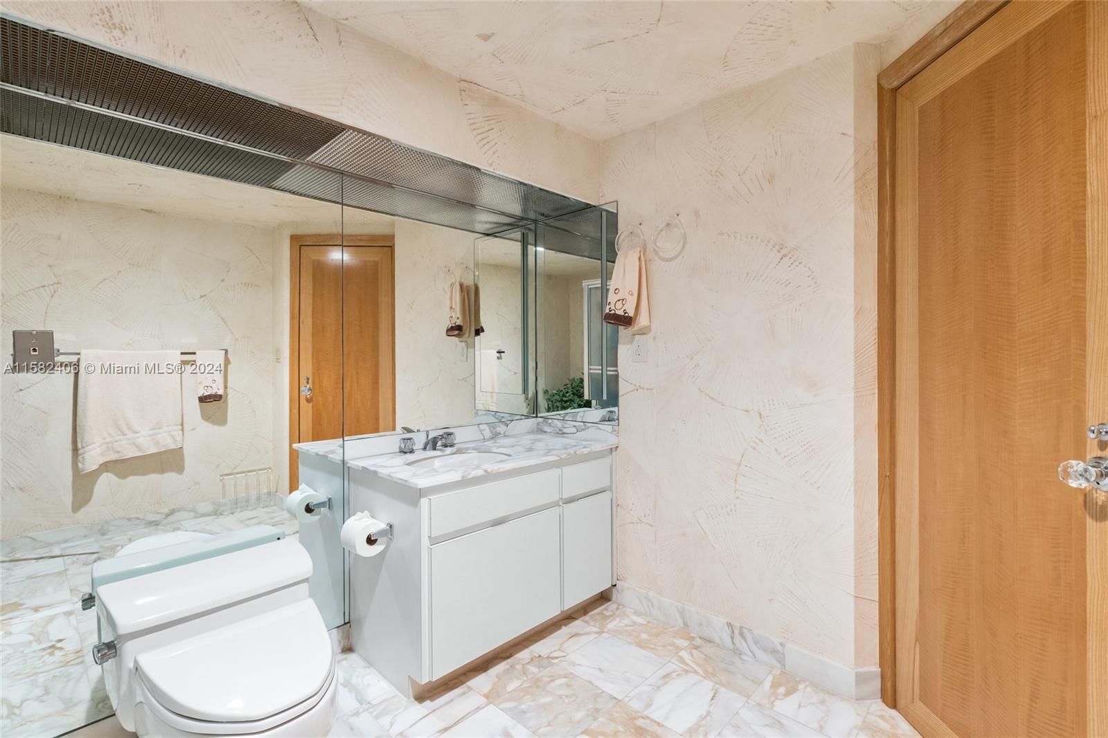 10155 Collins Ave # 1406
