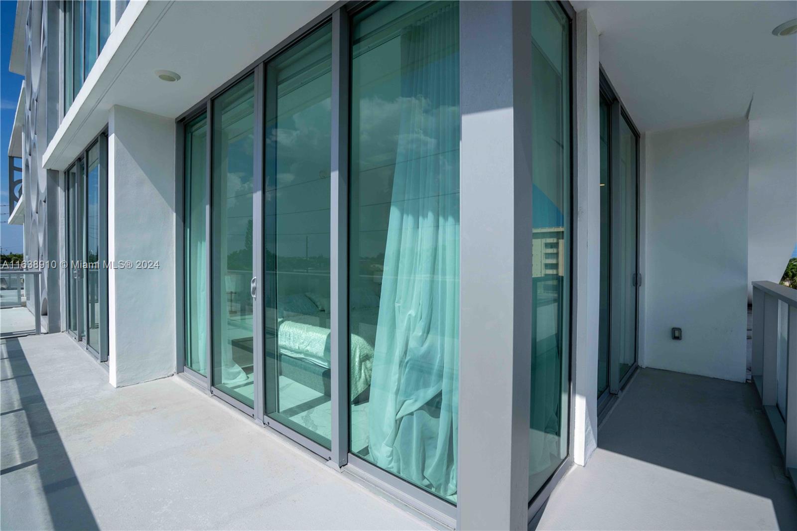 8425 Crespi Blvd # 304