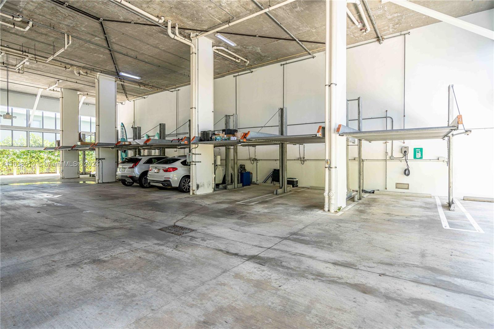 8425 Crespi Blvd # 304