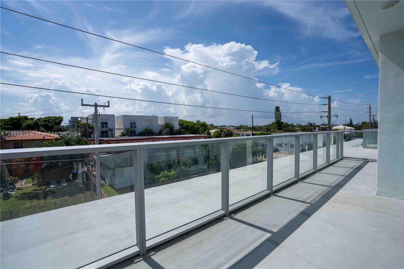 8425 Crespi Blvd # 304