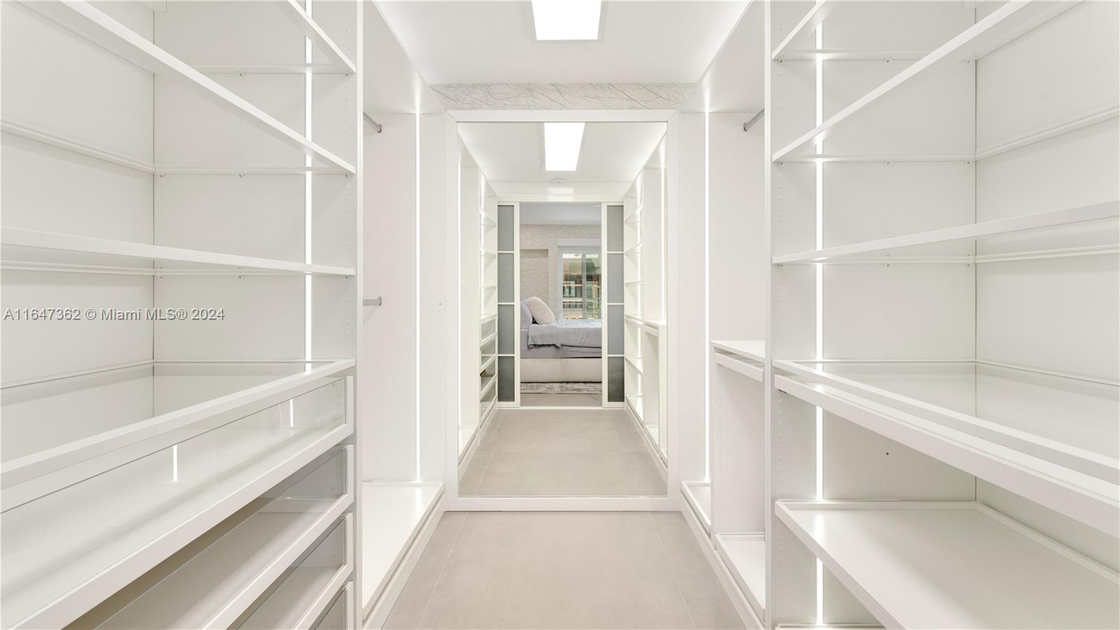 405 N Hibiscus Dr # 203