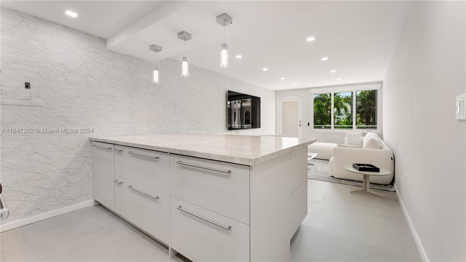 405 N Hibiscus Dr # 203