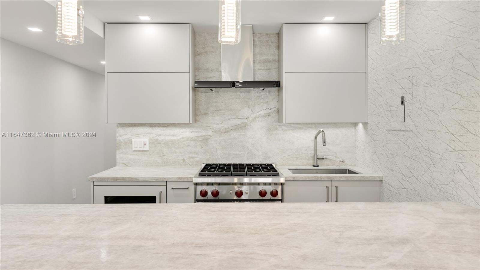 405 N Hibiscus Dr # 203