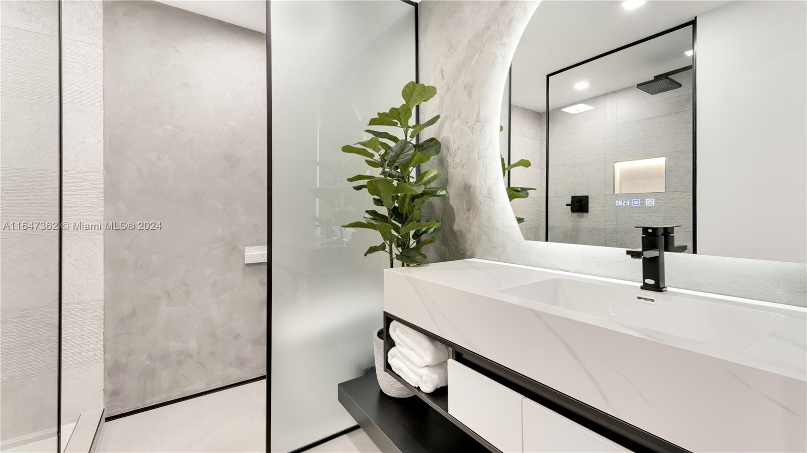 405 N Hibiscus Dr # 203