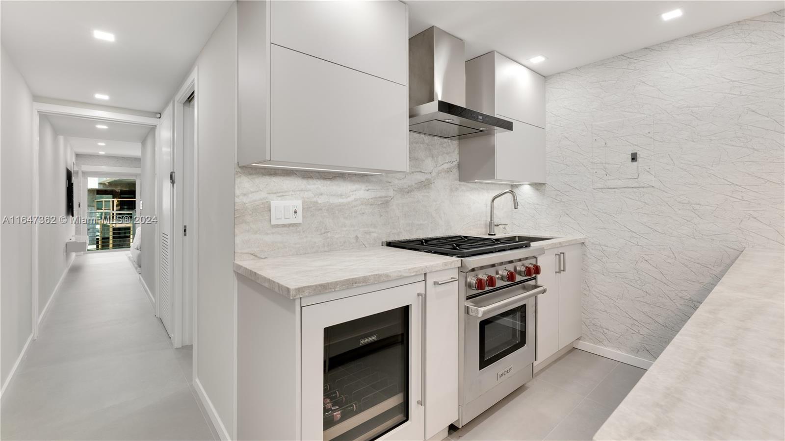 405 N Hibiscus Dr # 203