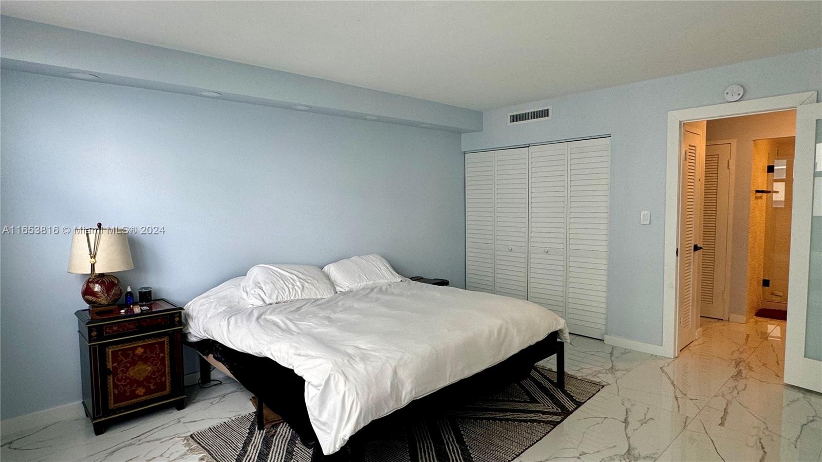 9225 Collins Ave # 704