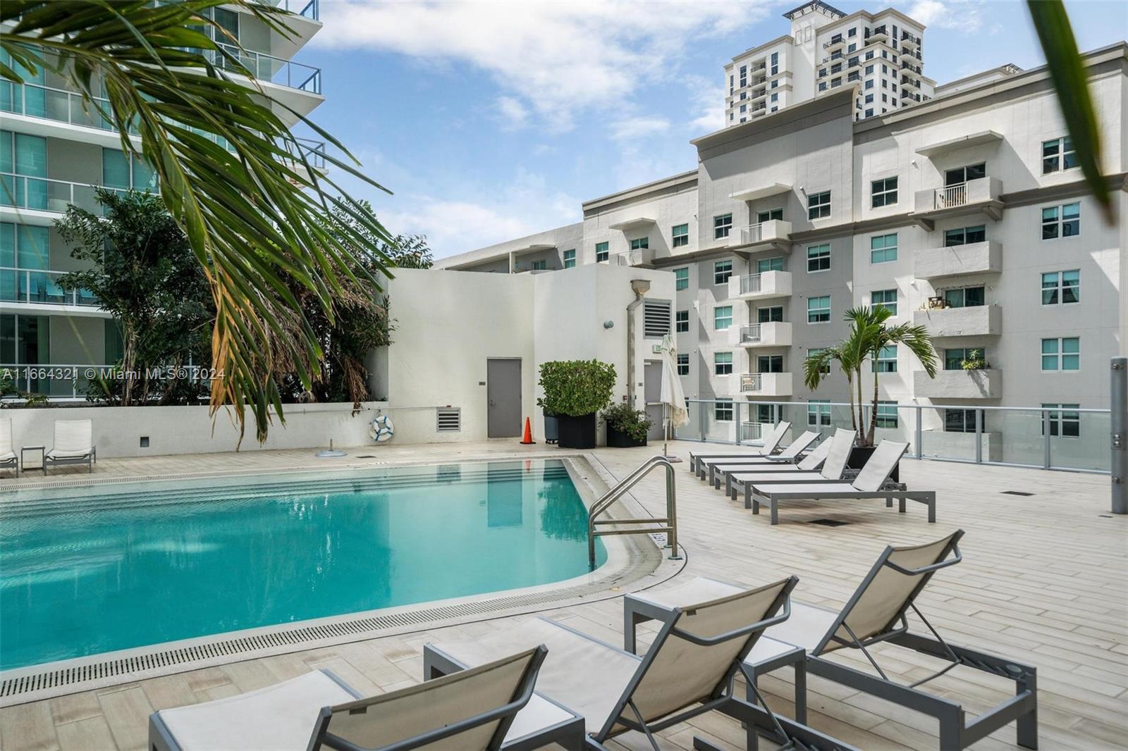 1111 SW 1st Ave Unit: 3722-N