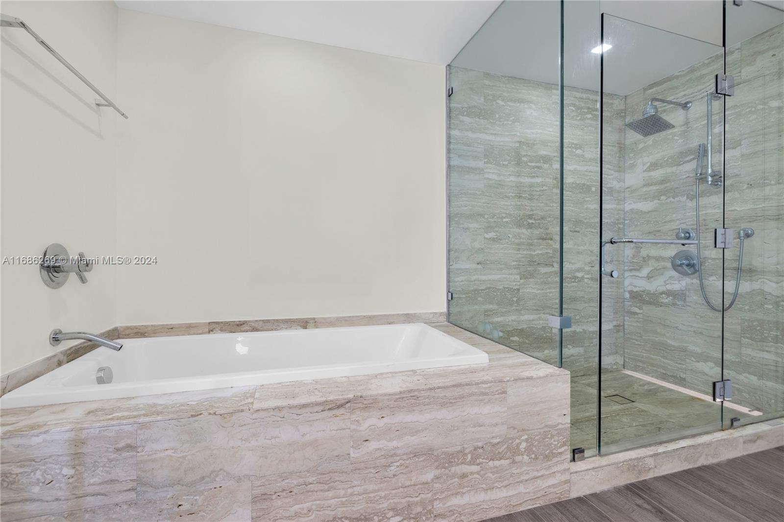 2900 NE 7th Ave # 3208