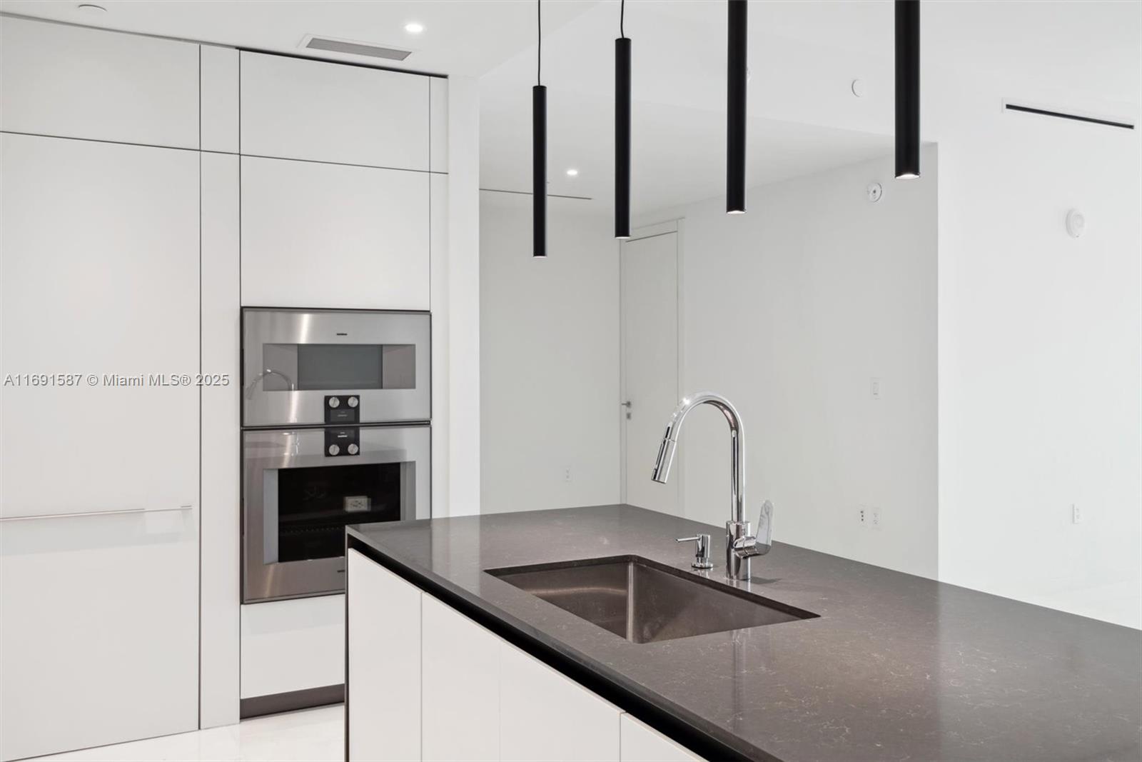 300 Biscayne Blvd Way # 3805