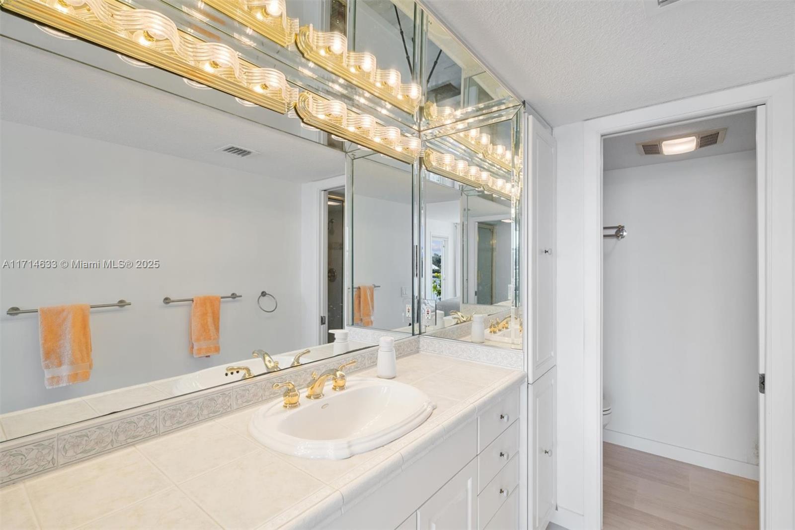 511 Bayshore Dr # 304