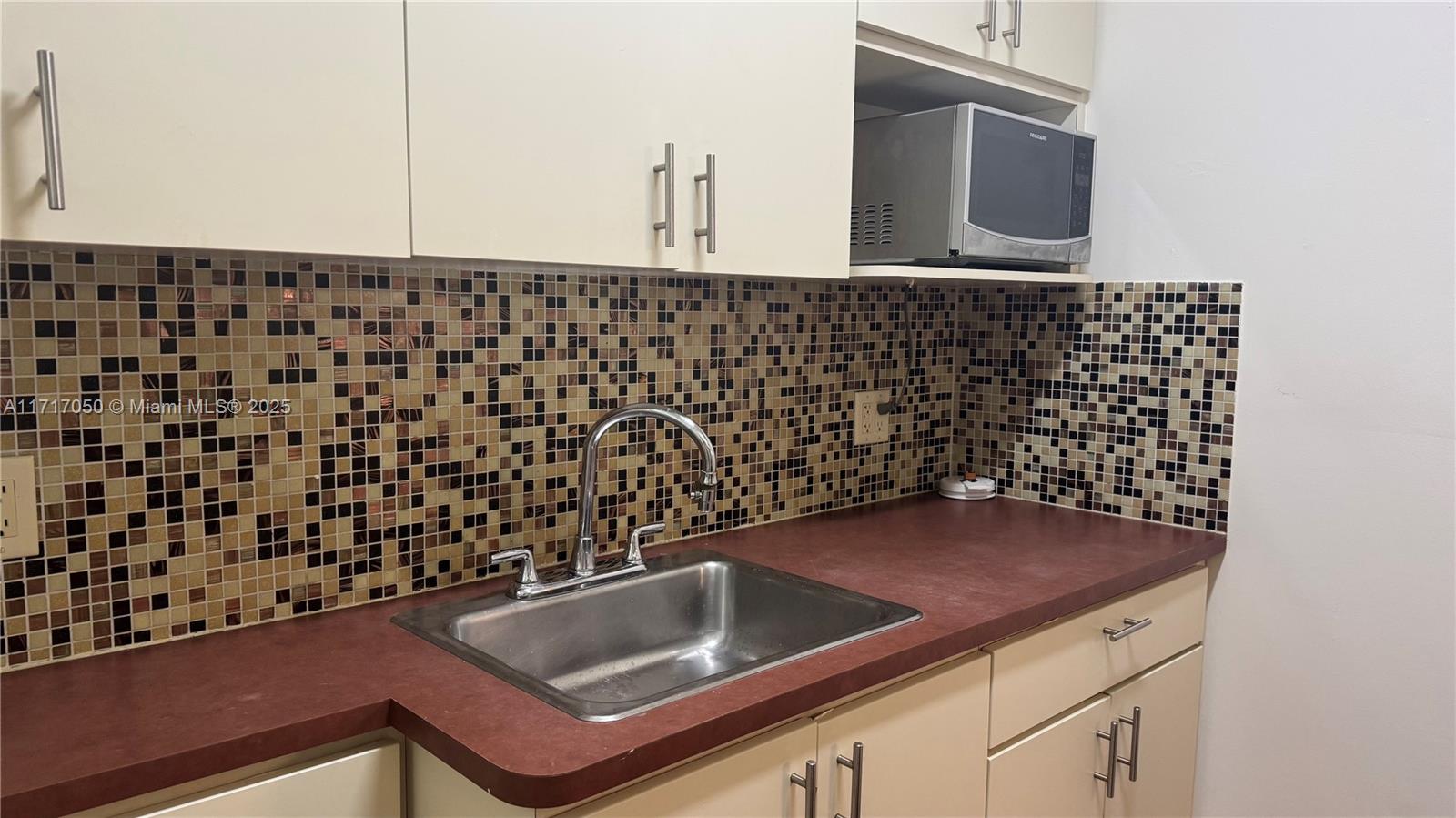 751 Euclid Ave # 2