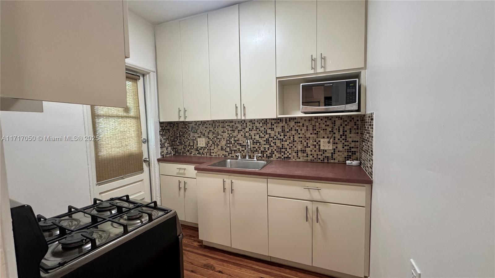 751 Euclid Ave # 2