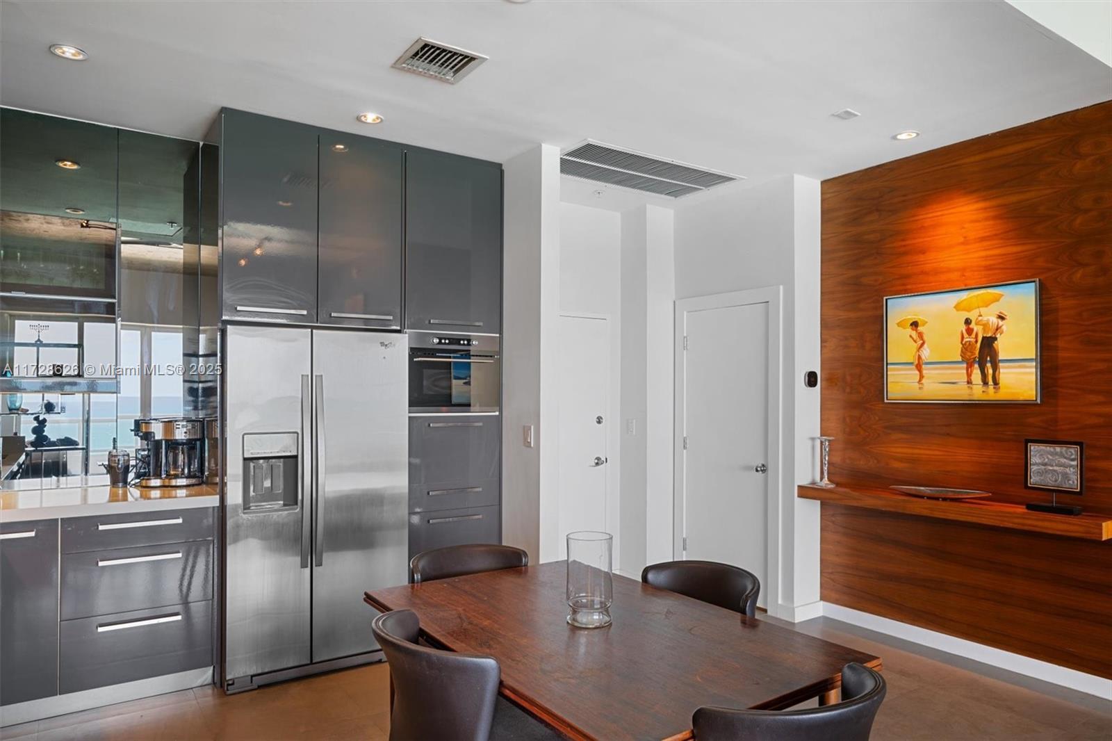 5601 Collins Ave # 5 Unit: PH-5